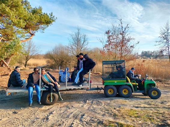 Jonge LIGO-leerlingen helpen op het Hageven - Pelt