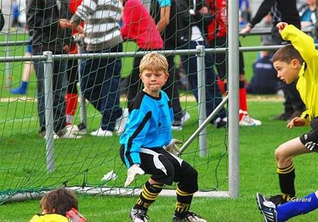 Jonge voetballers aan het feest - Hamont-Achel