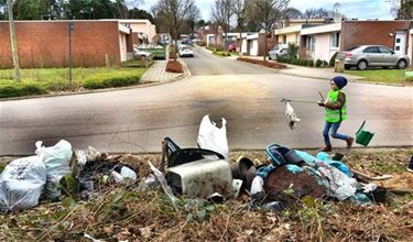 Jongeren Steenveld werken rond thema zwerfvuil - Beringen