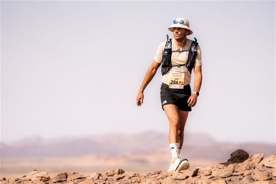 Joppe Pellens loopt Marathon de Sables - Pelt