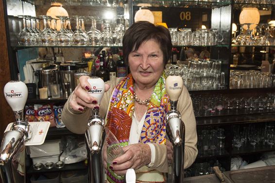 José tapt haar laatste pintje in de Palma - Beringen