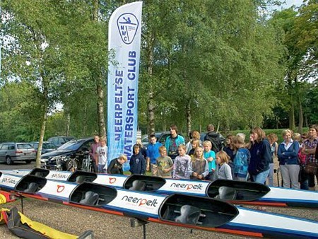 K4's met Neerpeltlogo bij NWC - Neerpelt