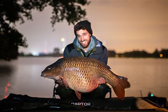 Karpers bijten vlot aan de Paalse Plas - Beringen