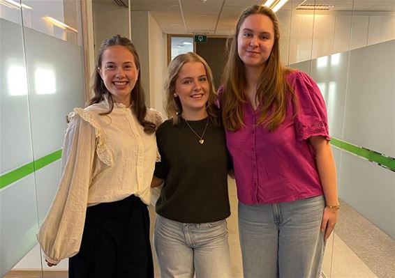 Kato, Fede en Nele werken dag mee met burgemeester - Oudsbergen