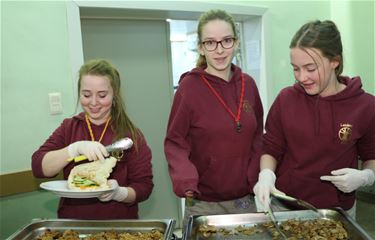 Kebabdag bij de Chiromeisjes Stal - Beringen