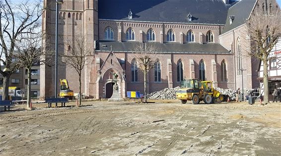 Kerkplein wordt heraangelegd - Lommel