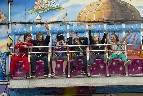 Kermis en jaarmarkt, ondanks de regen - Neerpelt