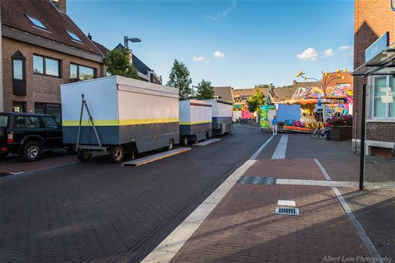 Kermis in opbouw - Overpelt