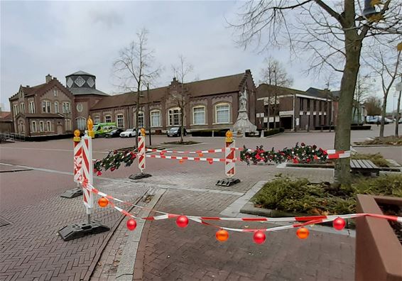 Kerstballen aan het werflint - Bocholt