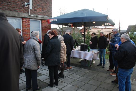 Kerstbezinning en kerststalhulde in Holheide - Pelt