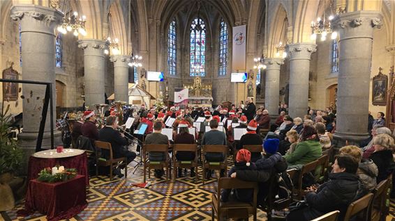 Peer - Kerstconcert warmt Kleine Brogel op