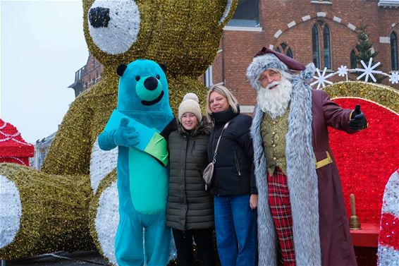 Kerstman trekt langs de deelkernen - Beringen