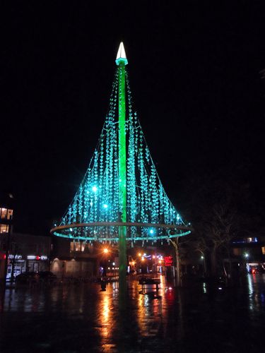 Kerstverlichting aangestoken... kerststal verloren - Lommel