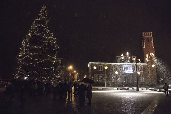 Kerstverlichting brandt - Overpelt