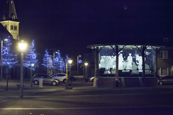 Kerstverlichting ontstoken - Overpelt