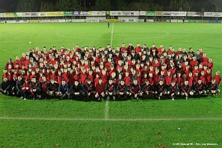 KFC stelde zich voor - Hamont-Achel