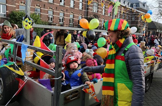 Kindercarnaval in basisschool De Linde - Overpelt