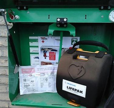 Kinderelektroden op AED's aan scholen - Neerpelt