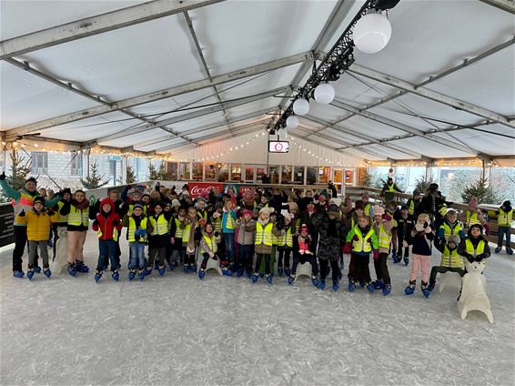 Kinderen genieten volop van schaatspret - Beringen