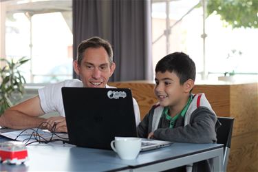 Kinderen leren programmeren in de bib - Leopoldsburg