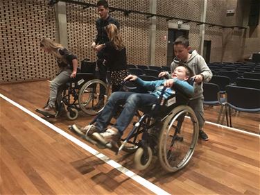 Kinderen maken kennis met gehandicapten - Beringen