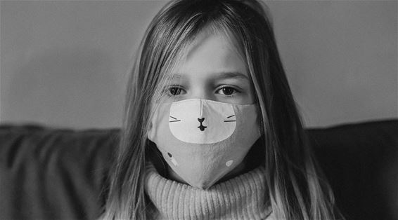 Kinderen met mondmasker - Houthalen-Helchteren & Beringen