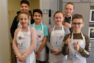 Kinderen op Vlajo-stage bij Albert Heijn - Beringen