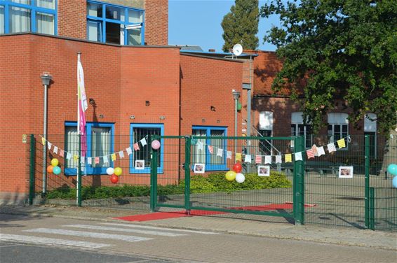 Kinderen overal feestelijk onthaald - Lommel