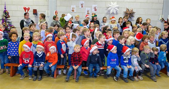 Kinderen Steenoven vieren Kerstmis - Beringen