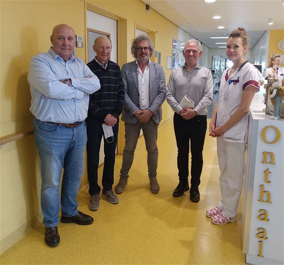 Kiwanis bezoekt leukemieafdeling Jessa - Beringen