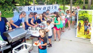 Kiwanis verzorgt barbecue - Lommel