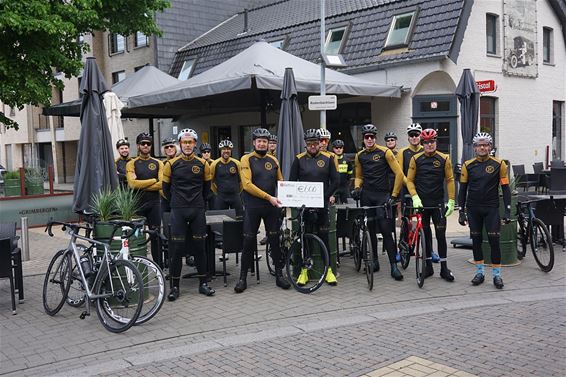 Kleppers fietsten voor Kom op tegen Kanker - Pelt