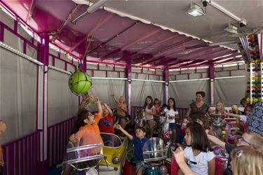 Kleuters Hoeksteen op kermis - Beringen