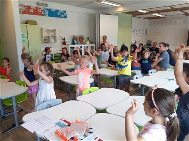 Kleuters snuiven sfeer op in eerste leerjaar - Lommel