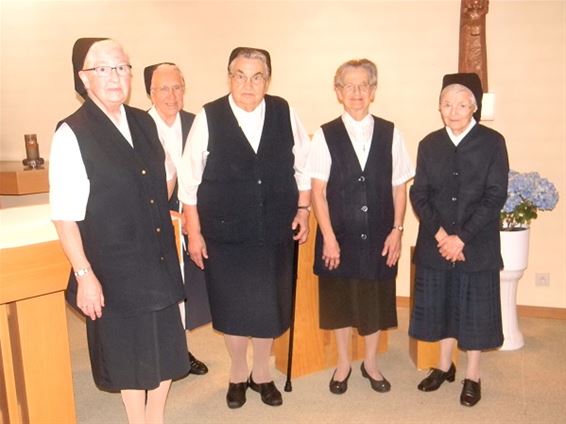 Kloosterzusters worden uitgewuifd - Neerpelt