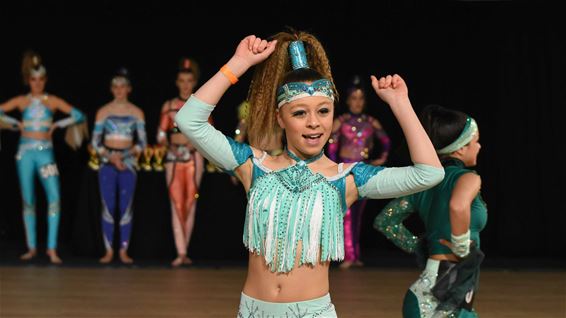 Knap dansspektakel in sporthal van Beverlo - Beringen