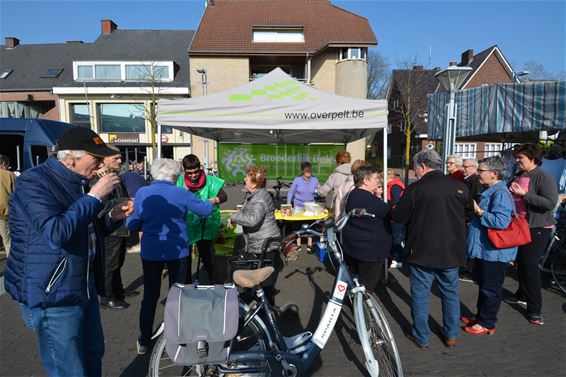 Koffiestop op wekelijkse markt - Overpelt