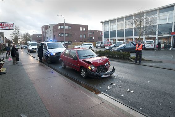 Kop-staart aanrijding op Vreyshorring - Lommel