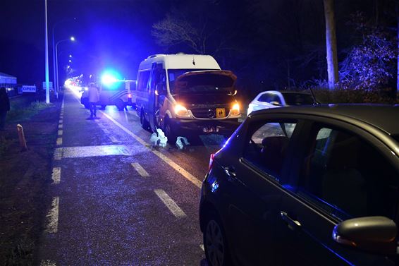 Kop-staartbotsing met busje en wagen - Beringen