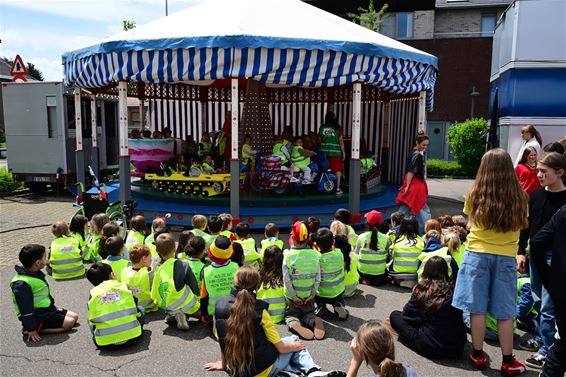 Korspel kermis voor de kleuters - Beringen