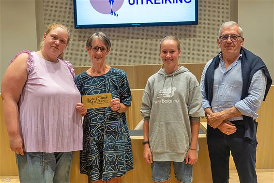 Kristien Claesen wint Peltse Schrijfwijzen - Pelt
