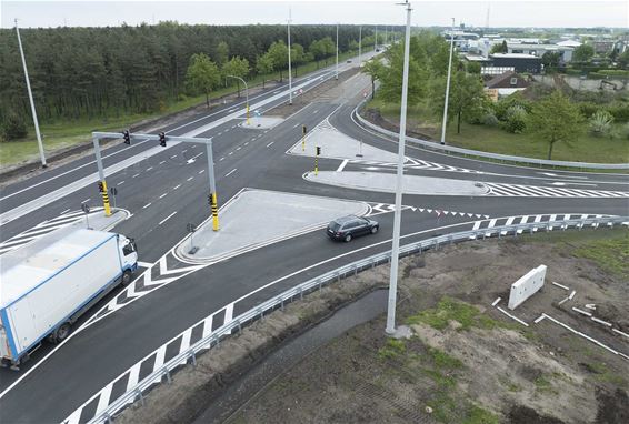 Kruispunt Kristalpark officieel geopend - Lommel