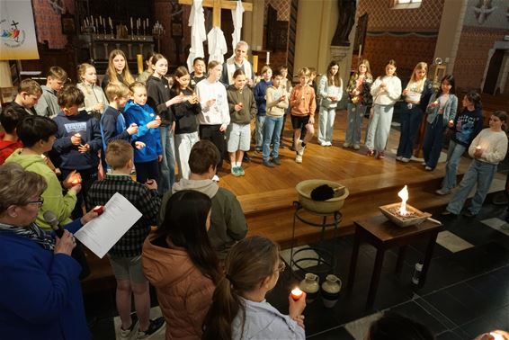 Kruisweg en paasbezinning voor de vormelingen - Lommel