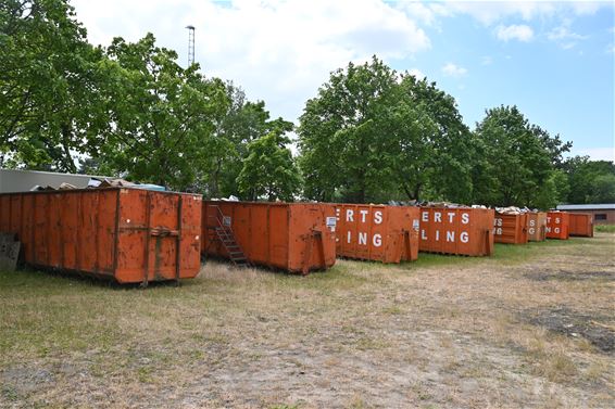 KSA Lutlommel vult 11 papiercontainers - Lommel