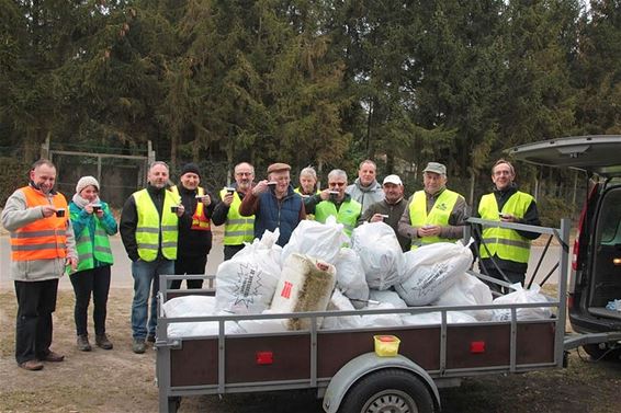 KWB Boseind hielp zwerfvuil opruimen - Neerpelt