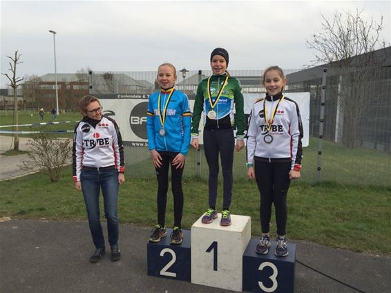 Kyara Keunen wint eerste wedstrijd Flanders Cup - Beringen