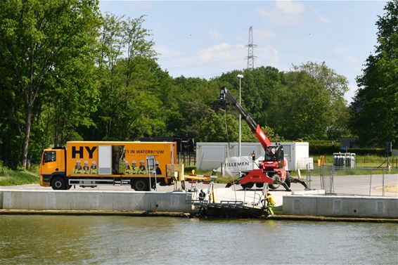 Laadbrug terug gemonteerd - Beringen