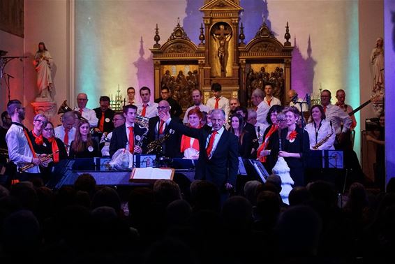 Laat de mensheid één grote fanfare worden! - Beringen