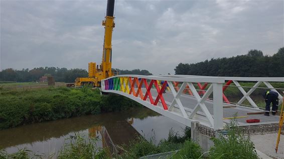 Laat maar komen, die brug - Pelt