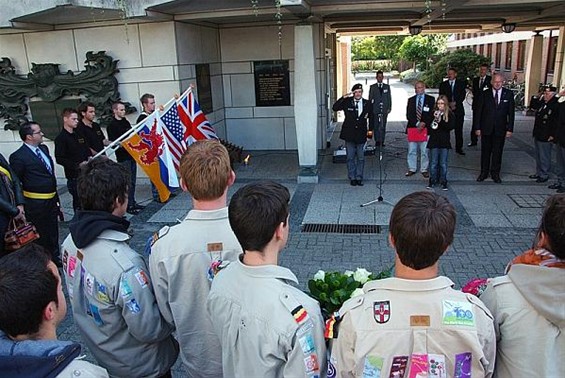 Laatste Fakkelestafette aan het stadhuis - Hamont-Achel